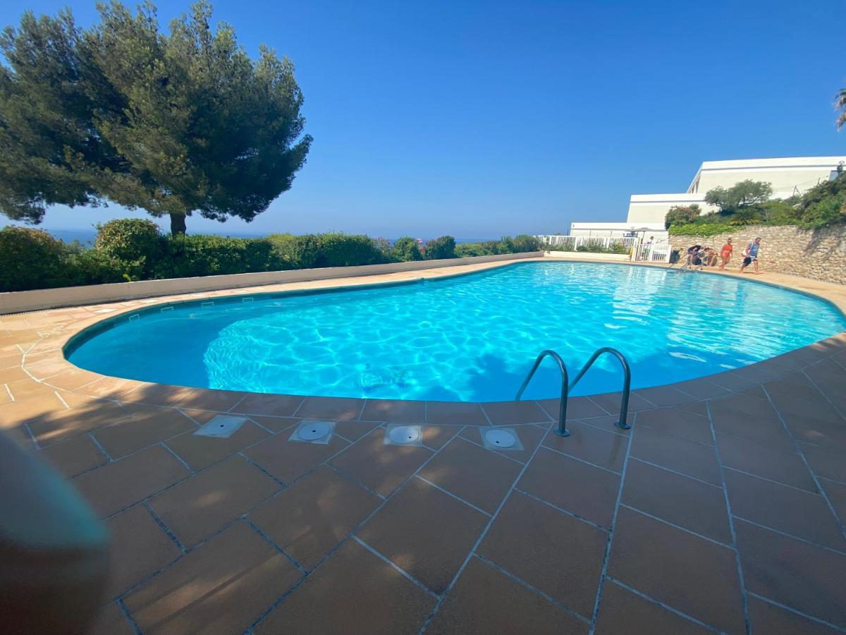 Superbe T2 44M2 - Grande Terrasse Vue Mer Panoramique Exceptionnelle Piscine - Parking Bandol Bagian luar foto