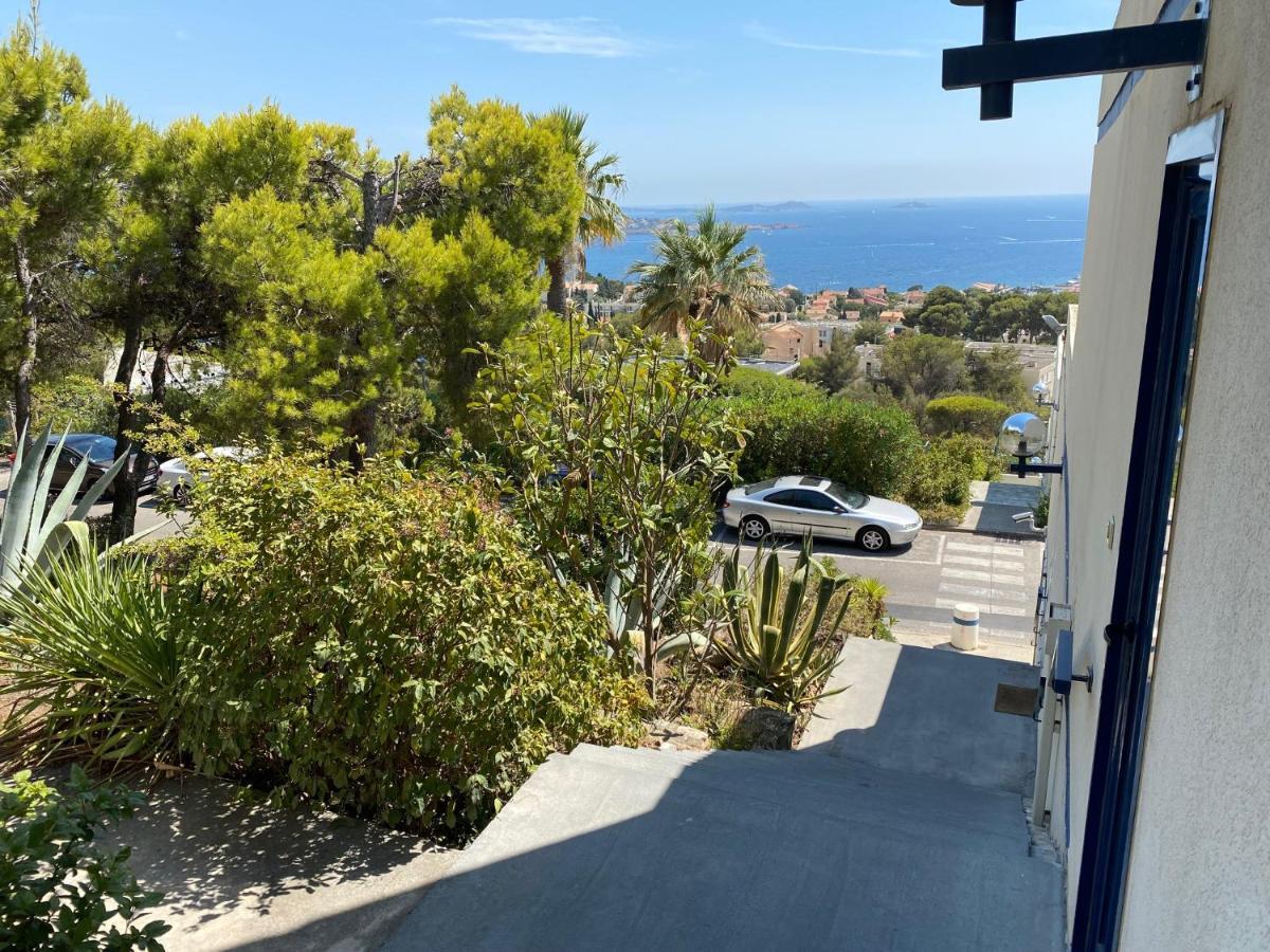 Superbe T2 44M2 - Grande Terrasse Vue Mer Panoramique Exceptionnelle Piscine - Parking Bandol Bagian luar foto